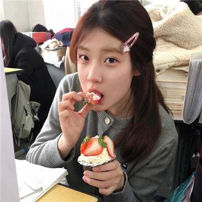 驼背人与舞女